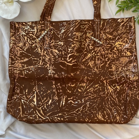 APD Designs Handmade Rose Gold Metallic Crinkled Tan Leather Tote - Picture 3 of 9